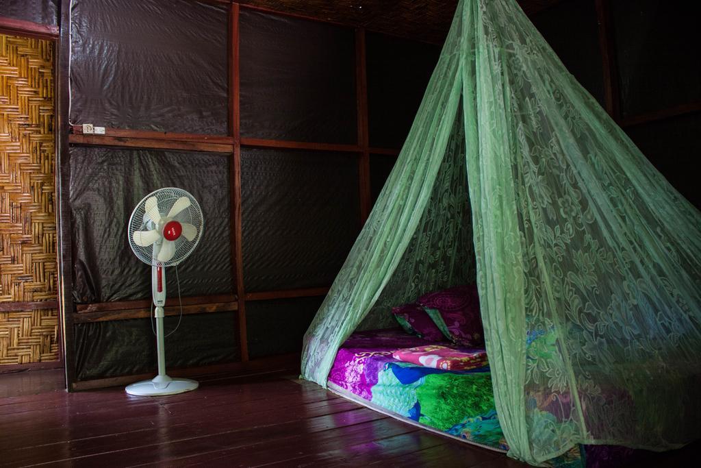 Rain Forest Guest House And Jungle Trekking Bukit Lawang Esterno foto