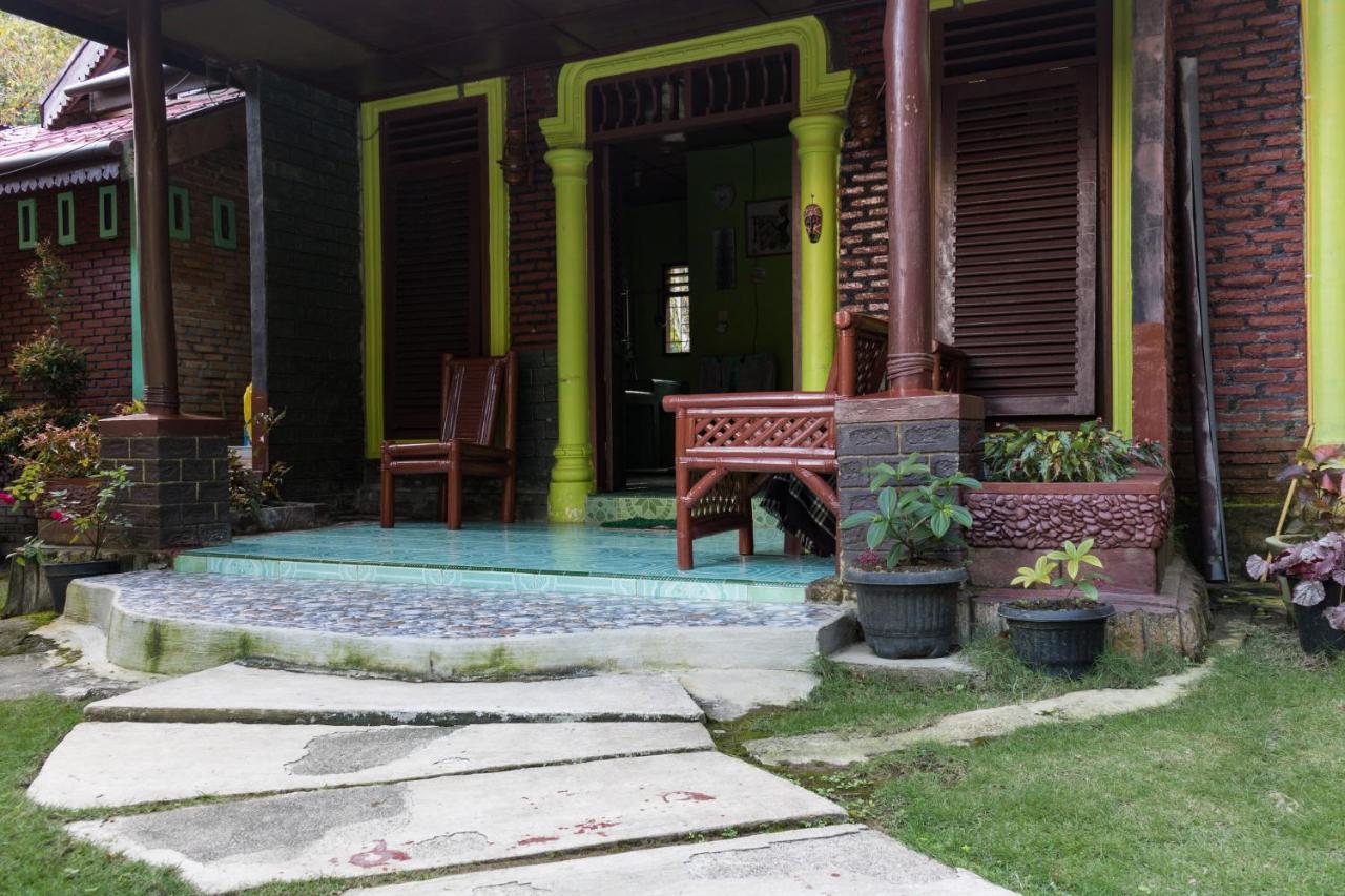 Rain Forest Guest House And Jungle Trekking Bukit Lawang Esterno foto